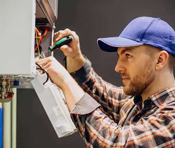Expert Plumber for Tankless Water Heater Maintenance in Massapequa Park, NY: Schedule Professional Maintenance Services with Us