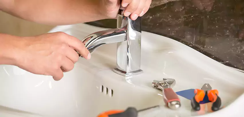 Bathtub Faucet Replacement in Massapequa Park
